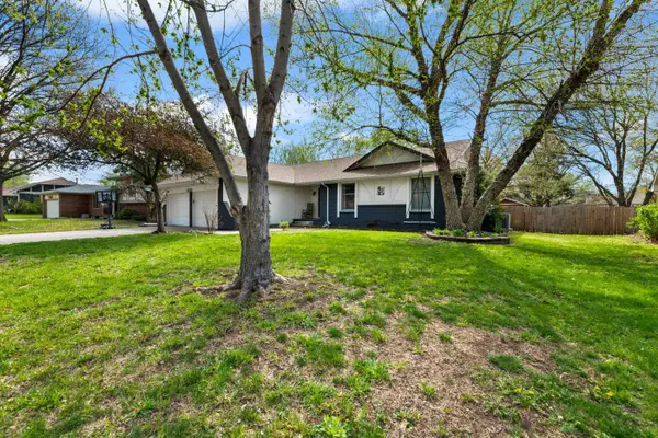 1313 E Blue Spruce Rd, Derby, KS 67037