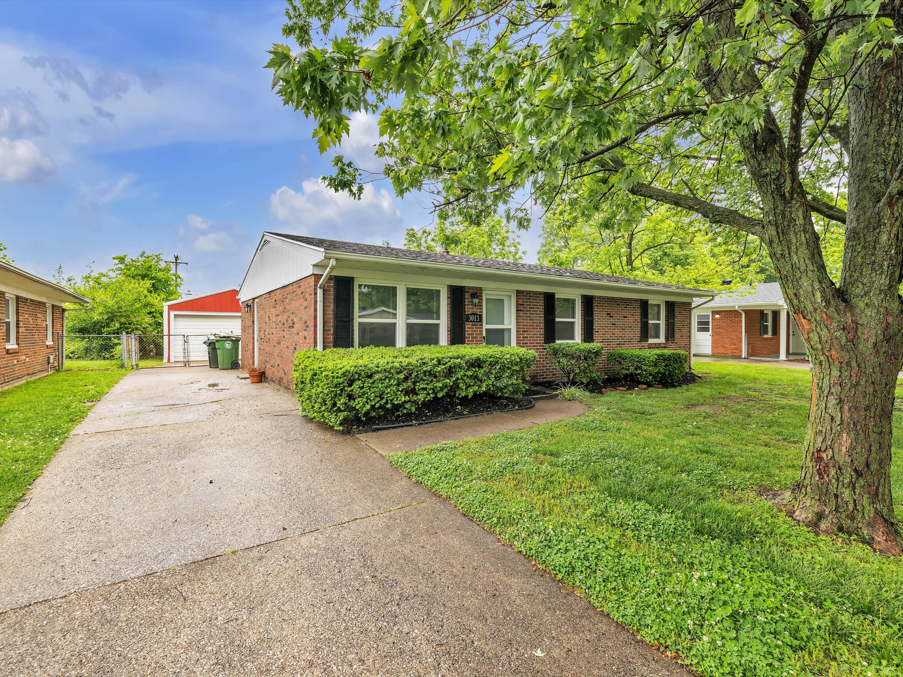 Utica KY homes for sale – modern family home in a peaceful suburban neighborhood 2025