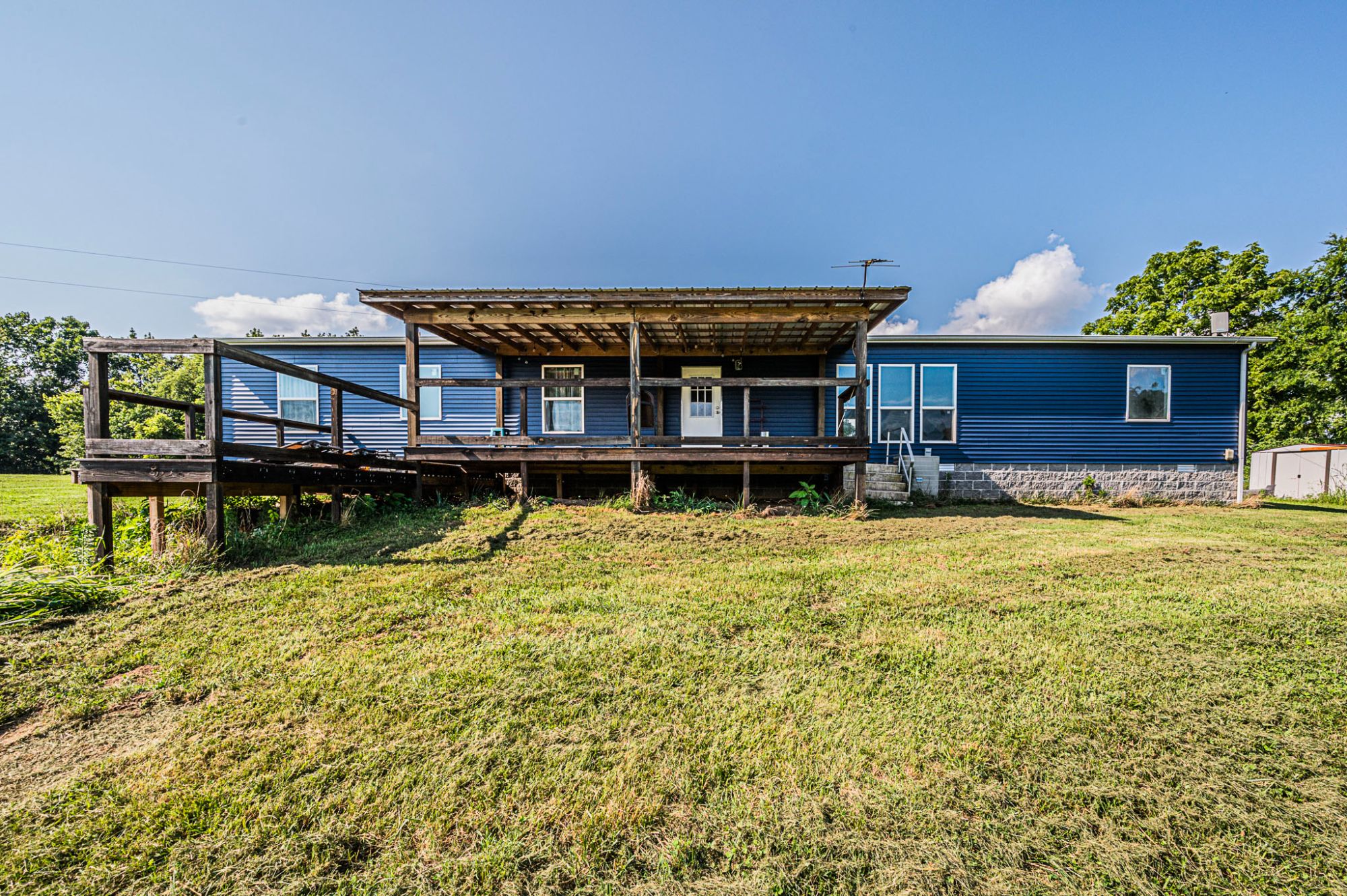 Lewisport KY homes for sale – quiet suburban neighborhood with family homes and tree-lined streets