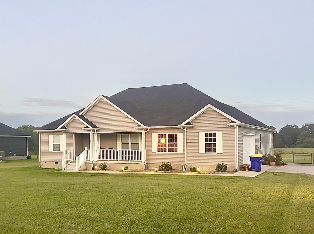 New construction homes in Owensboro KY in a growing subdivision with fresh sidewalks and new driveways