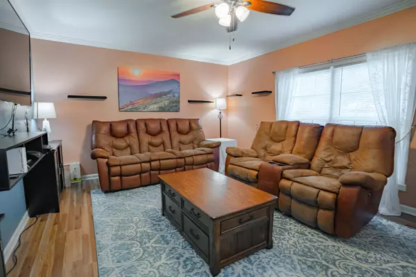 6644 Yorktown Court, Newburgh, IN 47630