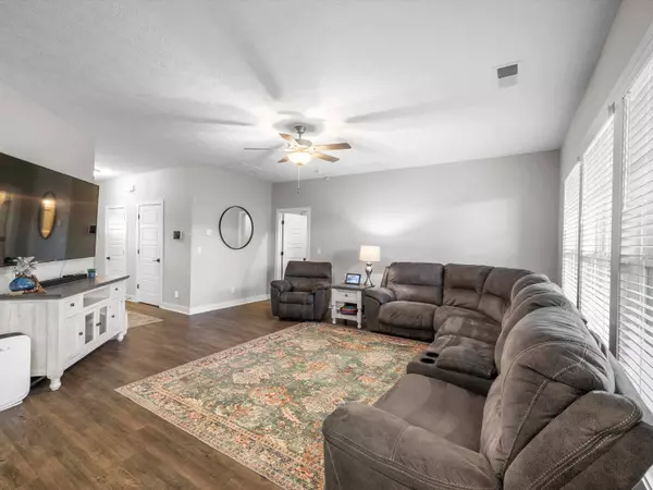 6828 Bridgeview Ct., Utica, KY 42376