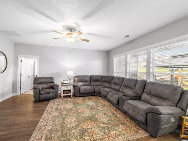 6828 Bridgeview Ct., Utica, KY 42376