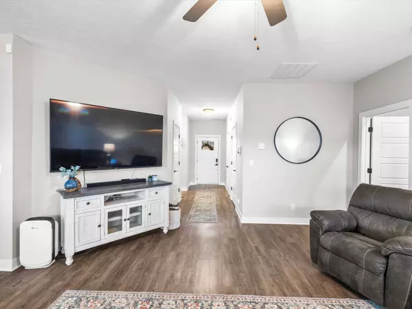 6828 Bridgeview Ct., Utica, KY 42376