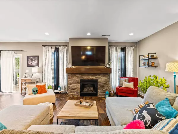 2265 Meadowhill Ln, Utica, KY 42376