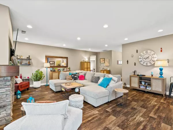 2265 Meadowhill Ln, Utica, KY 42376