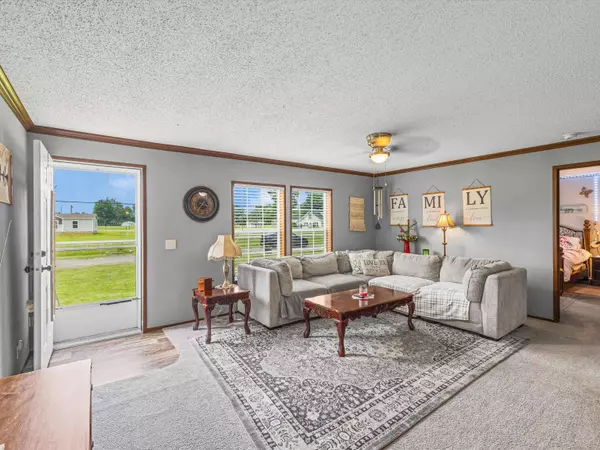 3096 State Route 136 W, Henderson, KY 42420