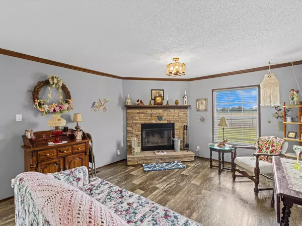 3096 State Route 136 W, Henderson, KY 42420