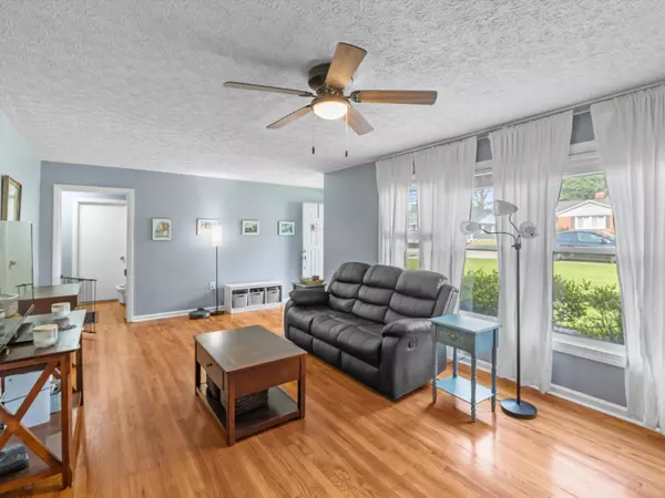 1123 Jones Dr., Bowling Green, KY 42104