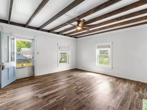 235 E 4Th St, Calhoun, KY 42327