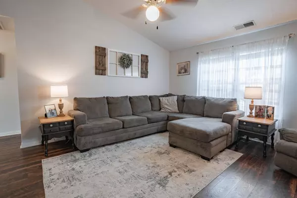 420 Newbury Ct, Owensboro, KY 42301