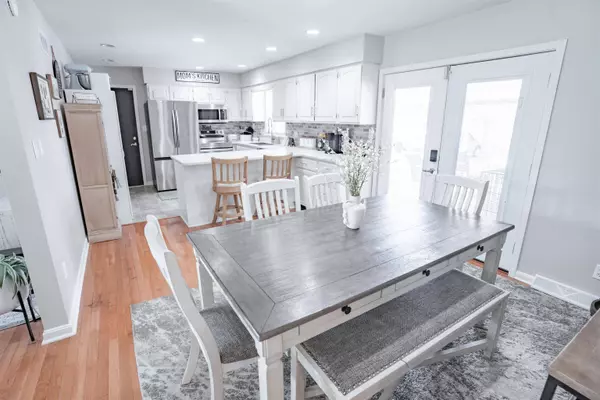 904 Watson Ln, Henderson, KY 42420