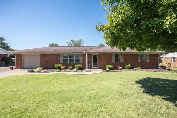 904 Watson Ln, Henderson, KY 42420