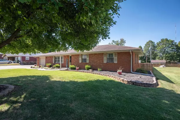 904 Watson Ln, Henderson, KY 42420