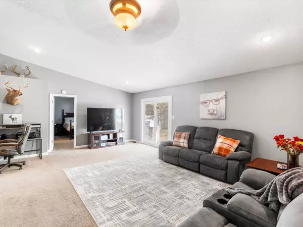 3894 Springtree Dr, Owensboro, KY 42301