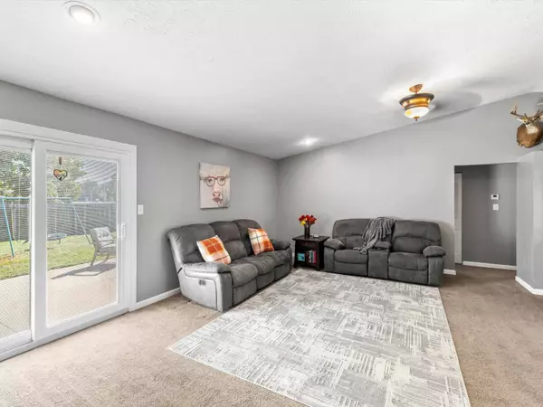 3894 Springtree Dr, Owensboro, KY 42301