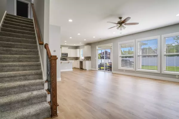 2415 Belize Dr, Evansville, IN 47725