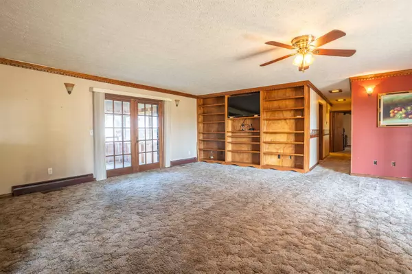 271 Latham Ln, Island, KY 42350