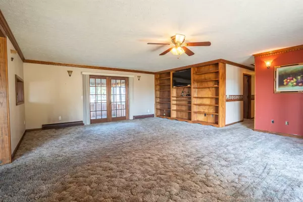 271 Latham Ln, Island, KY 42350