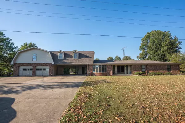 271 Latham Ln, Island, KY 42350