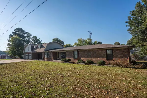 271 Latham Ln, Island, KY 42350