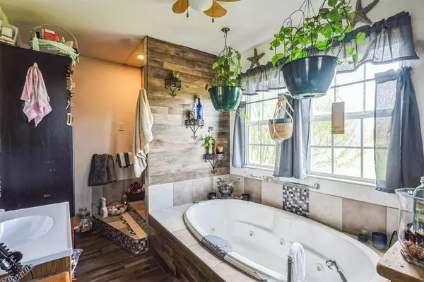 10706 Beaver Dam Rd, Caneyville, KY 42721