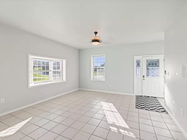 519 Monroe St, Newburgh, KY 47630-1221