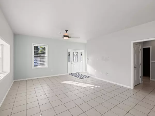 519 Monroe St, Newburgh, KY 47630-1221