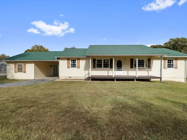 20 S LOGAN RD, Morgantown, KY 42261