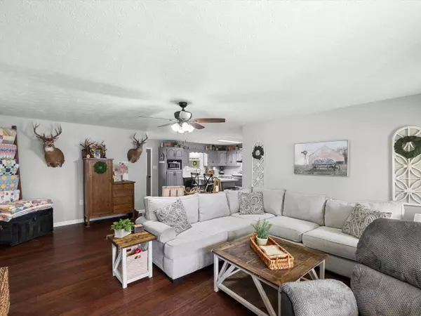 20 S LOGAN RD, Morgantown, KY 42261