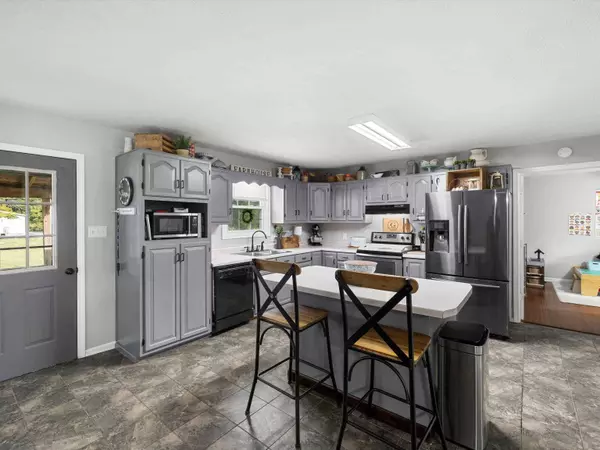 20 S LOGAN RD, Morgantown, KY 42261