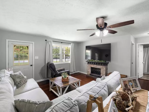 20 S LOGAN RD, Morgantown, KY 42261