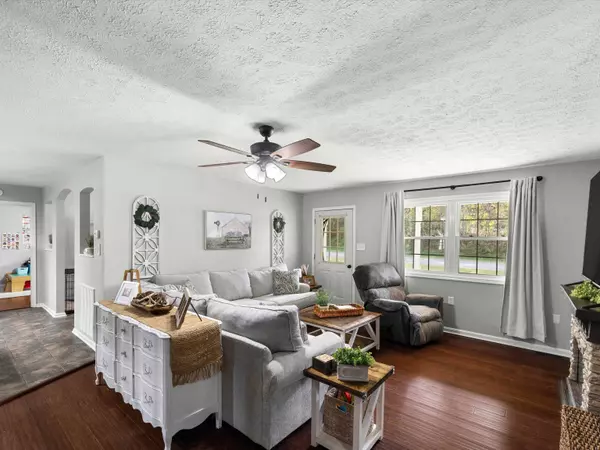 20 S LOGAN RD, Morgantown, KY 42261