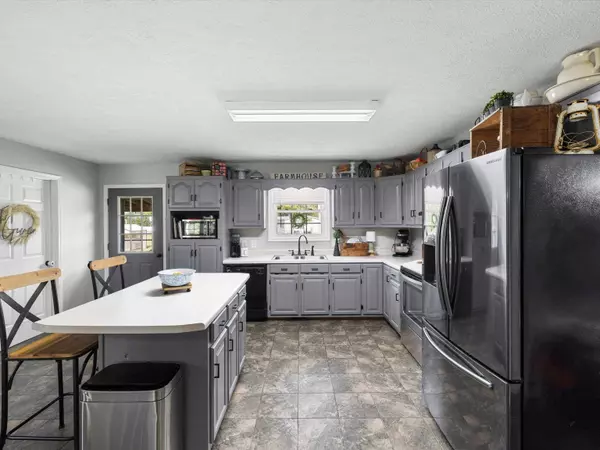 20 S LOGAN RD, Morgantown, KY 42261