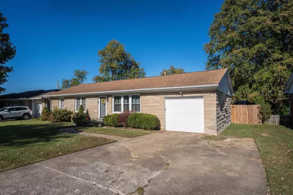 1685 Marshall St, Henderson, KY 42420