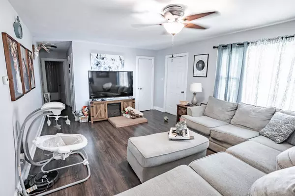 8988 Sacra Dr, Maceo, KY 42355