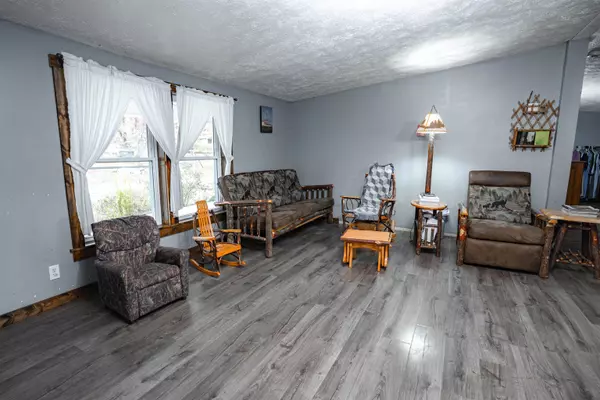 300 Baker Ln, Hawesville, KY 42348