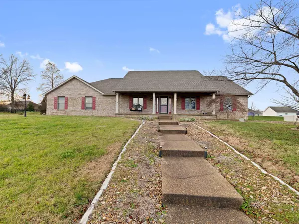 2677 Briarcliff Dr, Newburgh, IN 47630