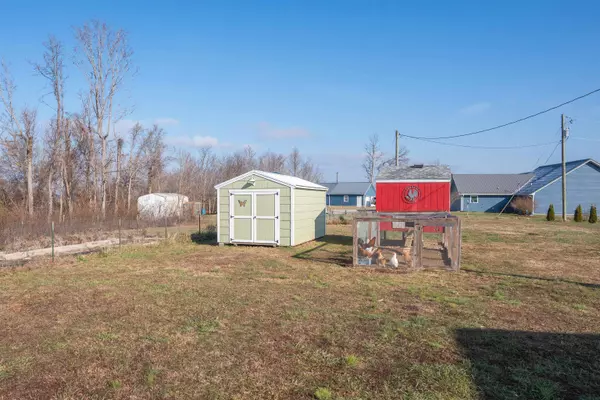 517 Thorofare Rd, Central City, KY 42330