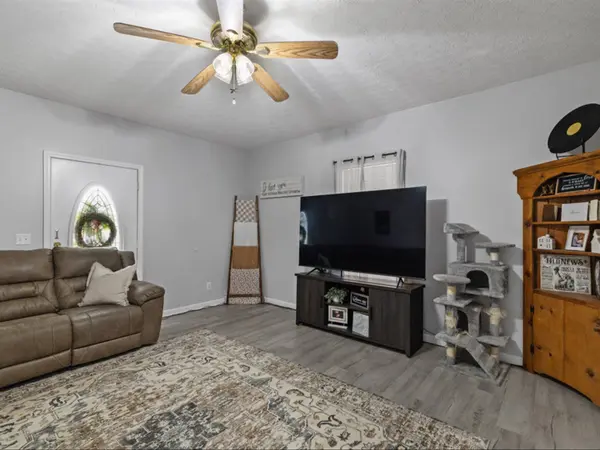 937 River Rd, Central City, KY 42330