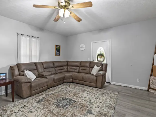 937 River Rd, Central City, KY 42330