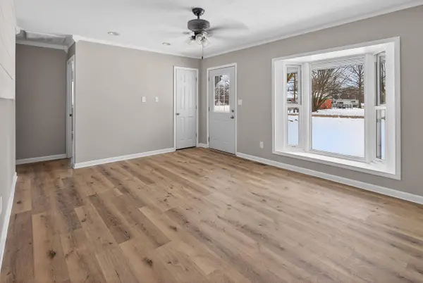 660 1st St, Calhoun, KY 42327