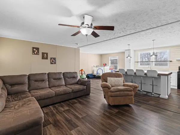 421 N 5th St, Central City, KY 42330