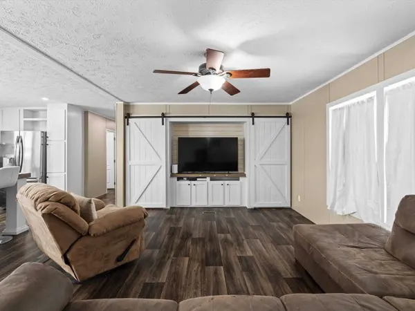 421 N 5th St, Central City, KY 42330