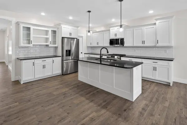 6021 Glencrest Ct, Newburgh, IN 47630