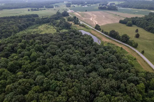 1875 E Harmons Ferry Rd, Utica, KY 42376