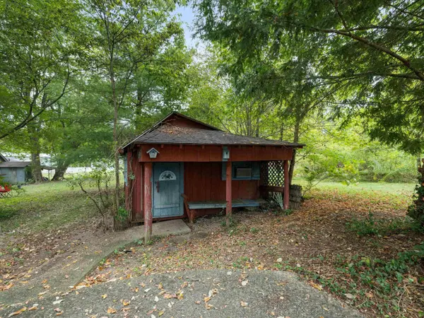 226 W Main St, Fordsville, KY 42343