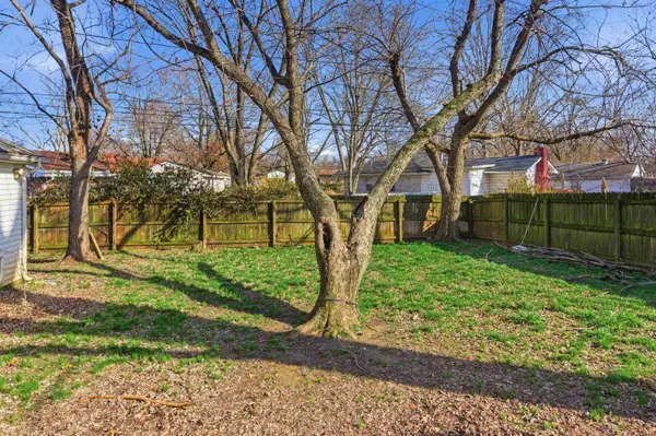 2550 E Riverside Dr, Evansville, IN 47714