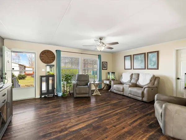 496 Newman-Stillhouse Rd, Owensboro, KY 42301