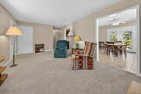 120 Lyons Ln, Sacramento, KY 42372